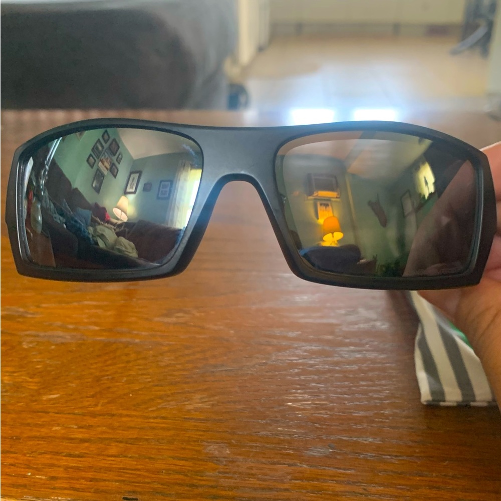Men’s Oakley Sunglasses- Polarized